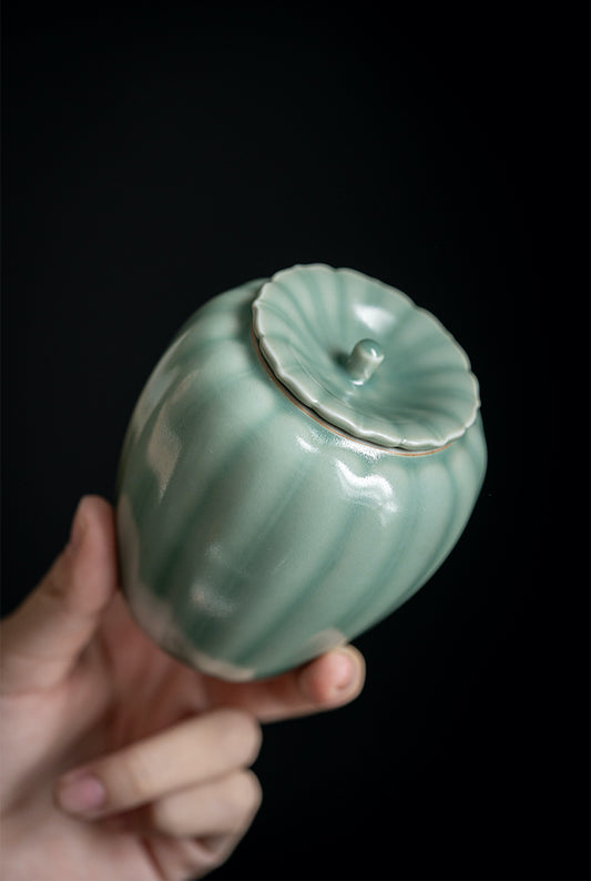 Fully-glazed Gourd-shaped Jar